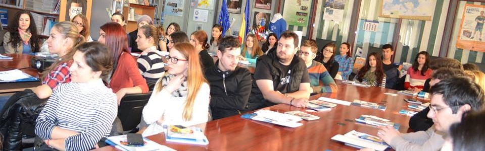 Oportunităţi de angajare în instituţii comunitare, promovate de Europe Direct Argeş la Universitatea din Piteşti